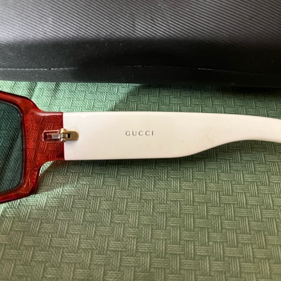 Gucci Sunglasses with Case - Picture 5 of 5